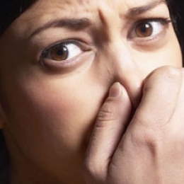 О чём говорит увеличение ежедневных выделений и появление неприятного запаха?