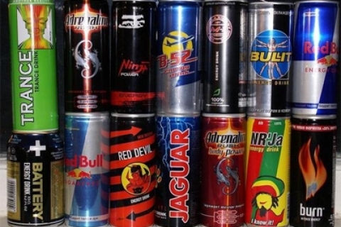 Энергетические напитки травмируют эмаль зубов