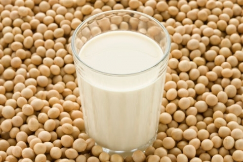 Соевое молоко разрушает эмаль зубов
